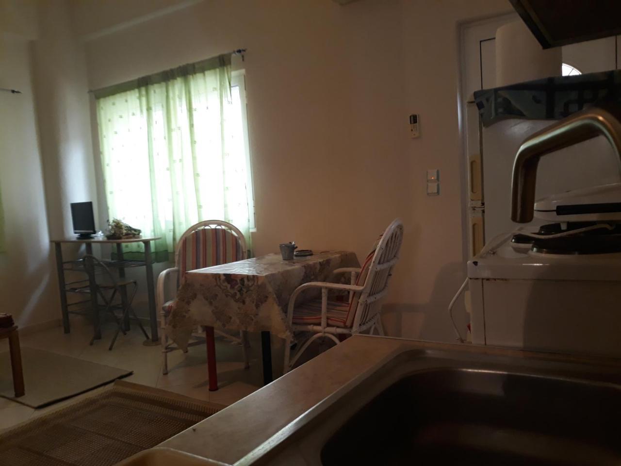 Cozy Apartment In The Center Of Aighion Achaia - Ground Floor - Ισόγειο Στουντιο Айгио Екстериор снимка