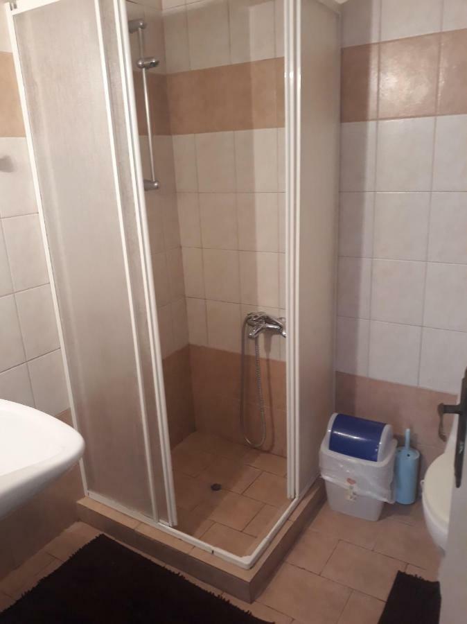 Cozy Apartment In The Center Of Aighion Achaia - Ground Floor - Ισόγειο Στουντιο Айгио Екстериор снимка